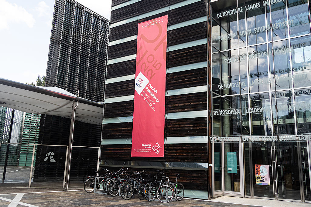 ‘Chat control’ law goes back to negotiating table with no Council vote in sight