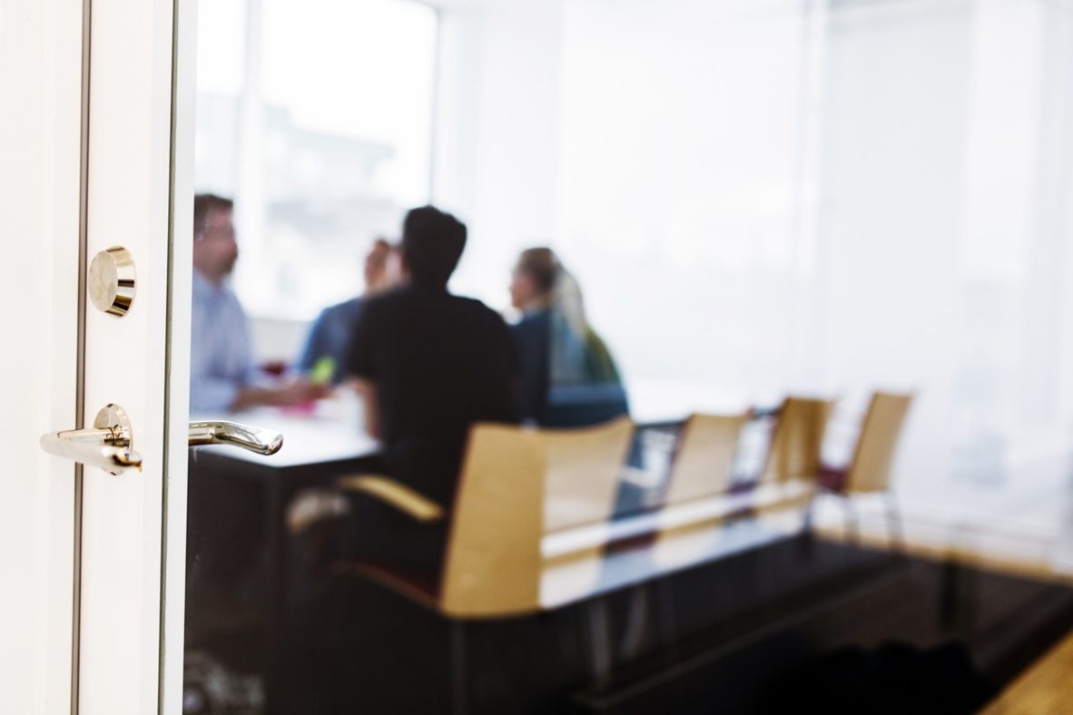 EU transparency watchdog probes Commission over AI standards